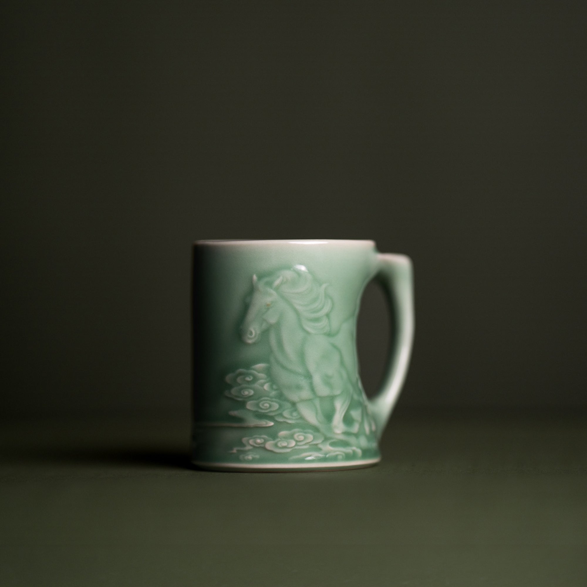 Le Cheval — Mug à thé en céladon de Longquan