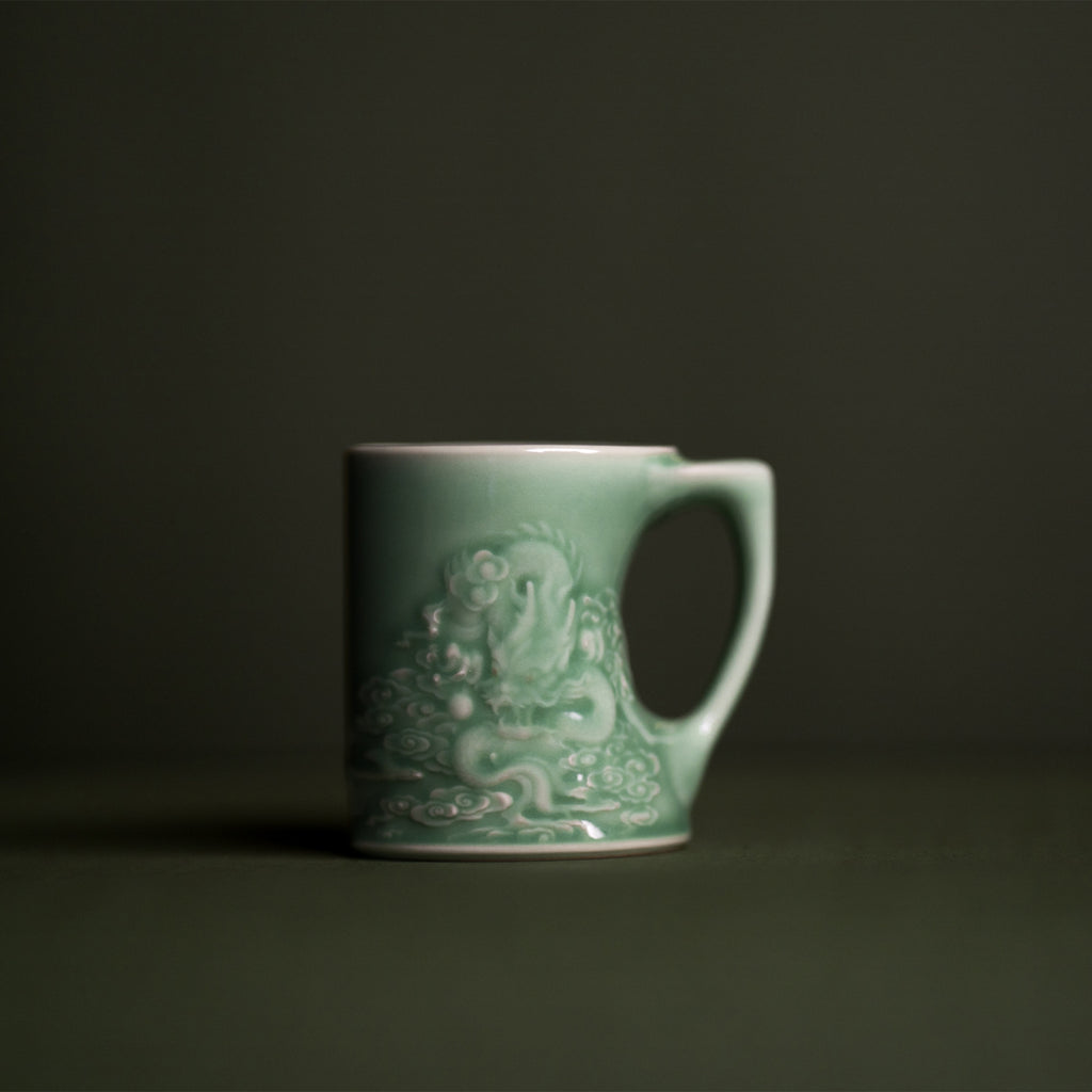 Le Dragon — Mug à thé en céladon de Longquan