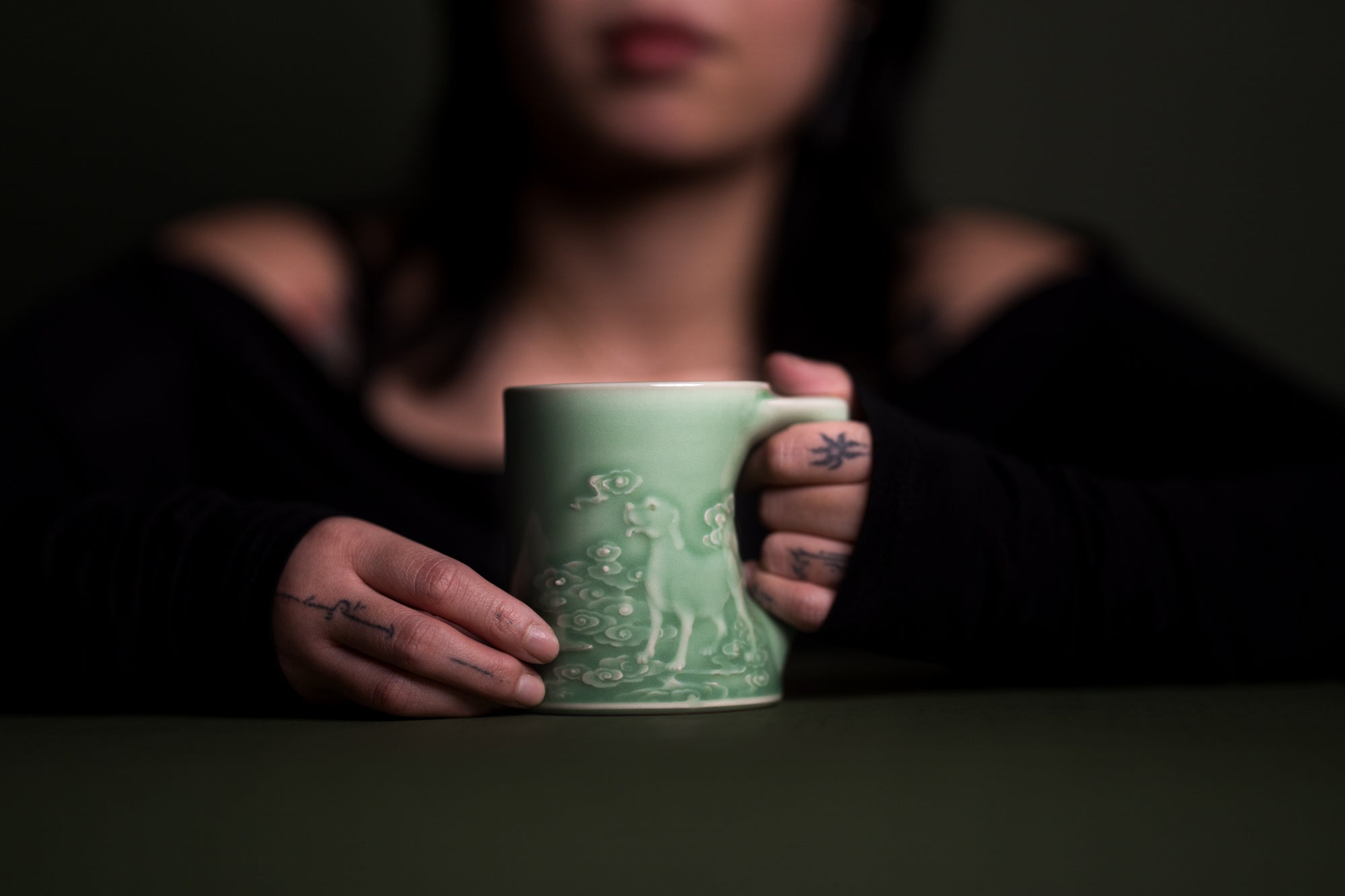 Le Chien — Mug à thé en céladon de Longquan