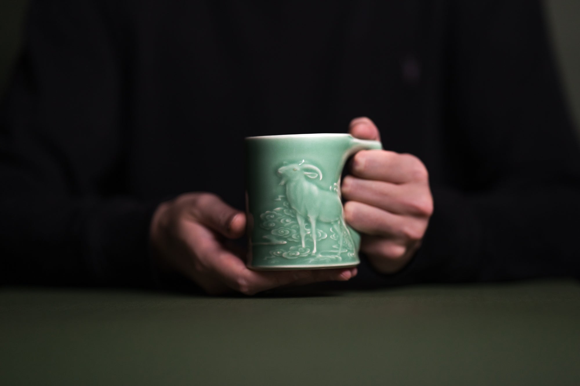 La Chèvre  — Mug à thé en céladon de Longquan